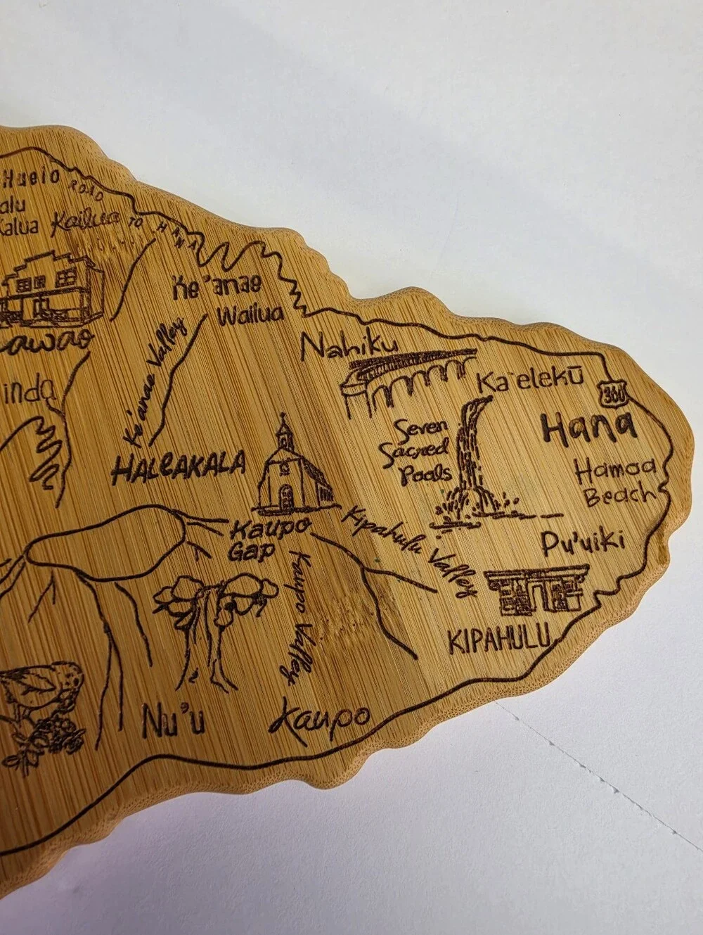Totally Bamboo Destination Maui Serving and Cutting Board with Hang Tie for Wall